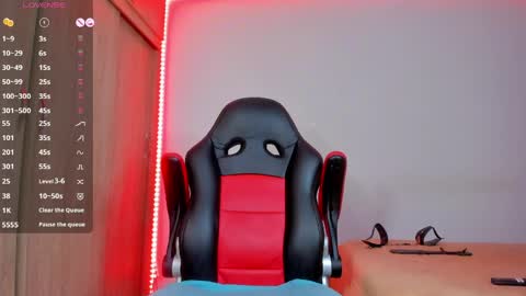 Nicolle  online show from 04-07-26, 05:08