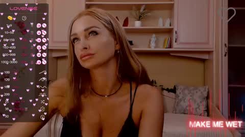 Snapshot of barbie_kiss1 chatting on 12-06-24, 01:40 barbie online show from 12-06-24, 01:40