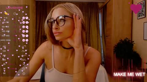 Snapshot of barbie_kiss1 chatting on 12-11-24, 04:49 barbie online show from 12-11-24, 04:49