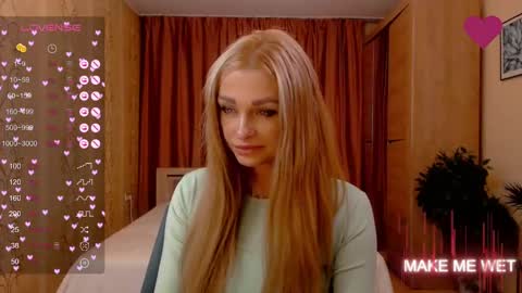 Snapshot of barbie_kiss1 chatting on 12-12-24, 01:43 barbie online show from 12-12-24, 01:43