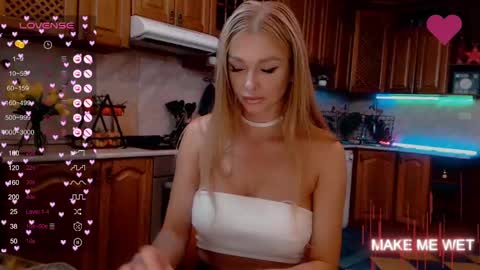 Snapshot of barbie_kiss1 chatting on 01-17-25, 01:04 barbie online show from 01-17-25, 01:04