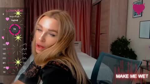 Snapshot of barbie_kiss1 chatting on 02-20-25, 04:07 barbie online show from 02-20-25, 04:07