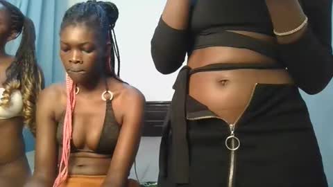 queen online show from 11-08-25, 10:30