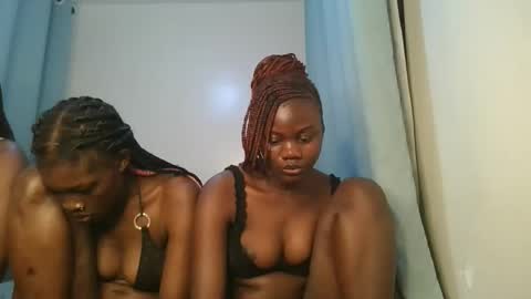 queen online show from 11-25-25, 01:27