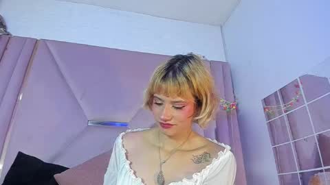 Snapshot of barbieambarx chatting on 06-04-26, 06:58 Barbie online show from 06-04-26, 06:58