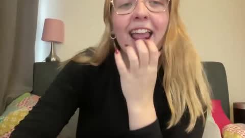 barbiegirl966 online show from 02-01-25, 09:43