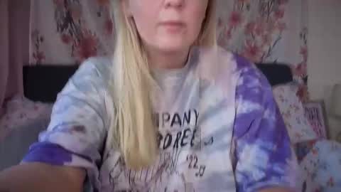 barbiegirl966 online show from 10-13-25, 08:36