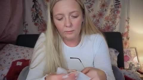 barbiegirl966 online show from 01-14-26, 09:09