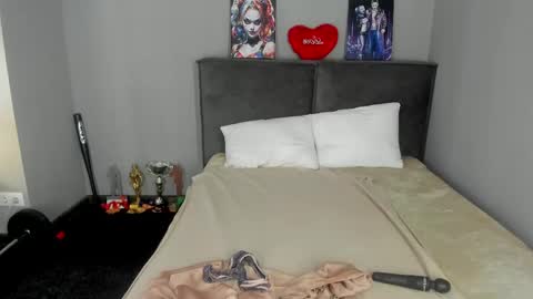 Snapshot of barbiemuscle1 chatting on 05-22-26, 08:53 Barbie online show from 05-22-26, 08:53
