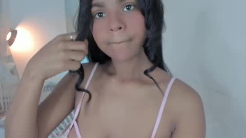 Snapshot of barbra_smith chatting on 02-20-25, 04:14 Luna online show from 02-20-25, 04:14