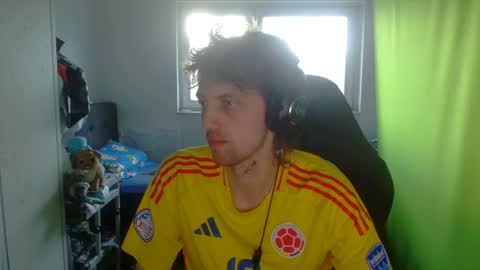 Snapshot of barca200 chatting on 06-12-26, 05:06 barca200 online show from 06-12-26, 05:06