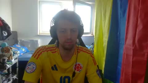 Snapshot of barca200 chatting on 06-18-26, 06:02 barca200 online show from 06-18-26, 06:02