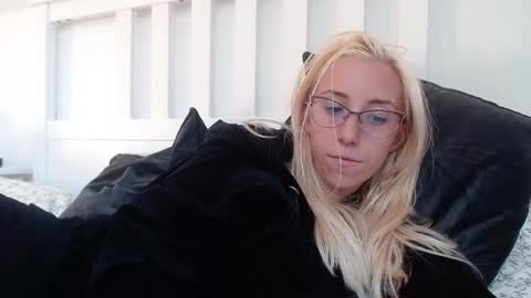 Lena online show from 09-10-25, 04:07