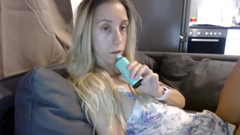 Snapshot of barelylegalblondy chatting on 06-29-26, 05:02 Lena online show from 06-29-26, 05:02