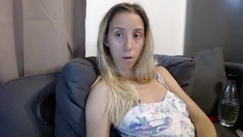 Snapshot of barelylegalblondy chatting on 07-02-26, 05:19 Lena online show from 07-02-26, 05:19