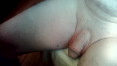 Snapshot of barenaked07 chatting on 12-05-24, 07:06 barenaked07 online show from 12-05-24, 07:06