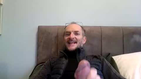 Snapshot of basiccamguy chatting on 11-17-25, 01:50 basiccamguy online show from 11-17-25, 01:50