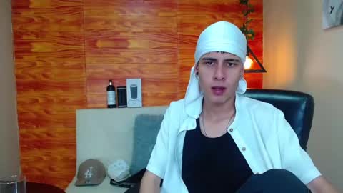 Snapshot of bastiaan_28 chatting on 01-15-25, 04:15 Bastian online show from 01-15-25, 04:15