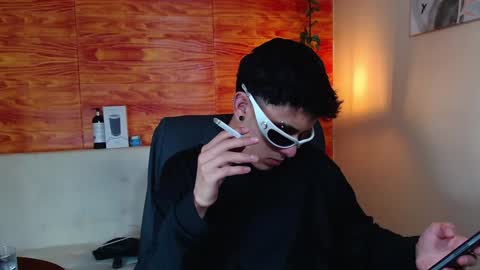 Snapshot of bastiaan_28 chatting on 02-07-25, 07:29 Bastian online show from 02-07-25, 07:29