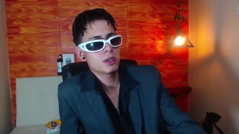 Snapshot of bastiaan_28 chatting on 03-04-25, 03:00 Bastian online show from 03-04-25, 03:00