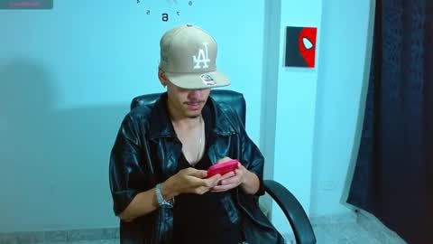 Snapshot of bastiaan_28 chatting on 09-19-25, 02:02 Bastian online show from 09-19-25, 02:02