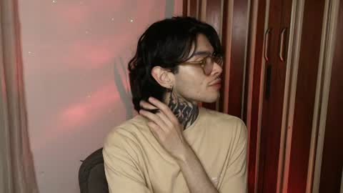 Snapshot of bastiel_ chatting on 06-19-26, 03:11 Bastiel online show from 06-19-26, 03:11