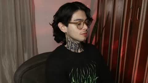 Snapshot of bastiel_ chatting on 06-23-26, 01:58 Bastiel online show from 06-23-26, 01:58