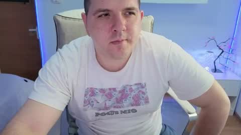 Snapshot of basystem8 chatting on 06-20-26, 10:07 BASY online show from 06-20-26, 10:07