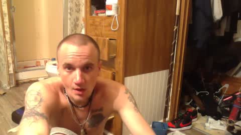 Snapshot of battlewolfxx chatting on 12-14-24, 10:02 battlewolfxx online show from 12-14-24, 10:02