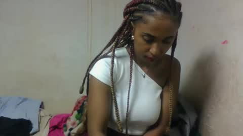 Snapshot of bavianona chatting on 10-10-25, 02:43 bavianona online show from 10-10-25, 02:43