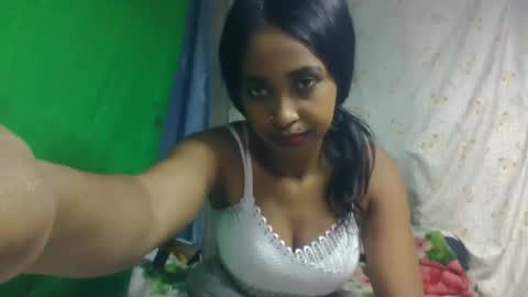 Snapshot of bavianona chatting on 10-18-25, 01:34 bavianona online show from 10-18-25, 01:34