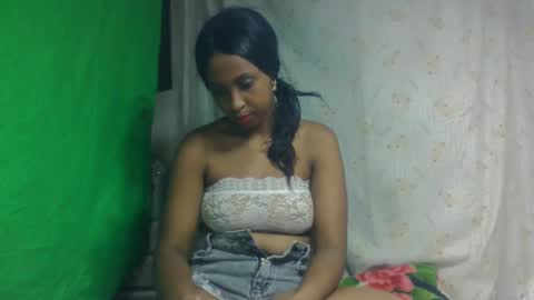 Snapshot of bavianona chatting on 10-27-25, 04:22 bavianona online show from 10-27-25, 04:22