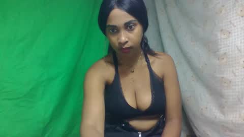 Snapshot of bavianona chatting on 11-13-25, 01:21 bavianona online show from 11-13-25, 01:21