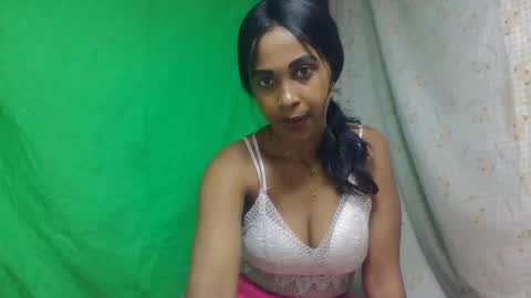 Snapshot of bavianona chatting on 11-28-25, 01:47 bavianona online show from 11-28-25, 01:47