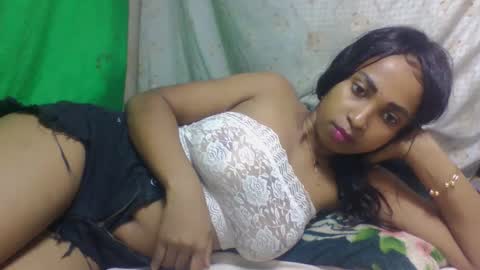 Snapshot of bavianona chatting on 12-16-25, 01:54 bavianona online show from 12-16-25, 01:54