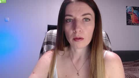 Snapshot of bb__bonami_ chatting on 05-11-26, 11:27 bb__bonami_ online show from 05-11-26, 11:27