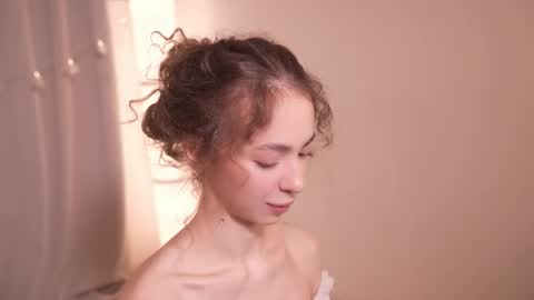 Snapshot of bb_jett chatting on 12-14-25, 09:41 JETT DENI online show from 12-14-25, 09:41