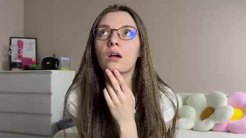 Snapshot of bb_lourels_ chatting on 08-05-26, 06:11 Lourel I will be here on and online show from 08-05-26, 06:11