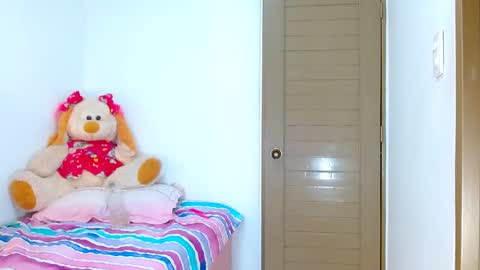 Snapshot of bb_zara chatting on 10-05-25, 01:31 zara online show from 10-05-25, 01:31