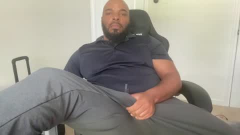 Snapshot of bbcfun44 chatting on 06-17-26, 04:30 Zaddy online show from 06-17-26, 04:30