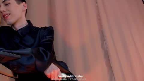 Snapshot of bbrandon_ chatting on 02-21-25, 11:43 Brandon online show from 02-21-25, 11:43