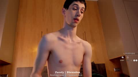 Snapshot of bbrandon_ chatting on 03-06-25, 11:42 Brandon online show from 03-06-25, 11:42