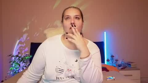 Love online show from 04-17-26, 01:19