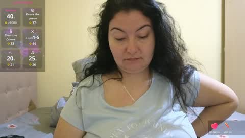 Snapshot of bbw_milf_4u chatting on 02-02-25, 06:42 Emma online show from 02-02-25, 06:42