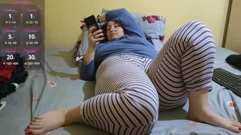 Snapshot of bbw_milf_4u chatting on 02-25-25, 02:44 Emma online show from 02-25-25, 02:44