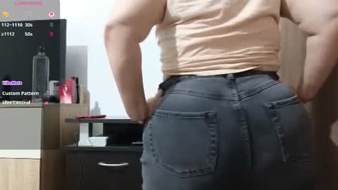 Snapshot of bbw_milf_4u chatting on 07-09-26, 07:29 Emma online show from 07-09-26, 07:29