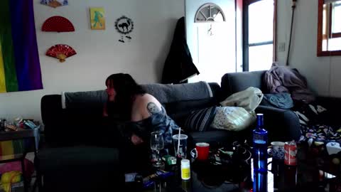 pixie online show from 12-04-25, 09:23