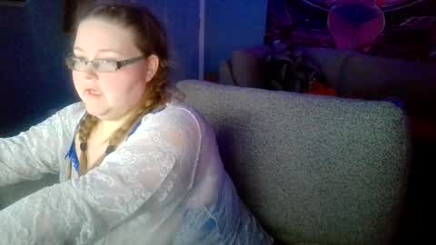 Snapshot of bbwgamergirl93 chatting on 11-19-25, 04:07 bbwgamergirl93 online show from 11-19-25, 04:07
