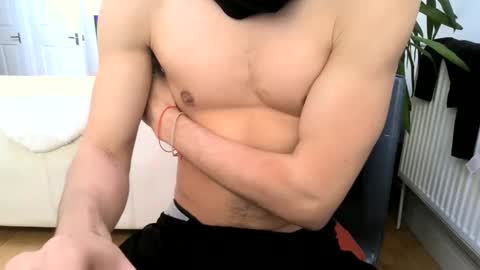 Snapshot of bbxx_2 chatting on 02-18-25, 03:43 bbxx_2 online show from 02-18-25, 03:43