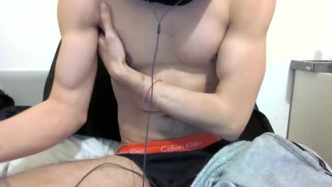 Snapshot of bbxx_2 chatting on 03-05-25, 12:16 bbxx_2 online show from 03-05-25, 12:16